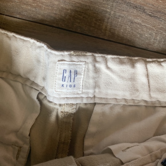 Gap Kids Cargo Shorts - Picture 2 of 6
